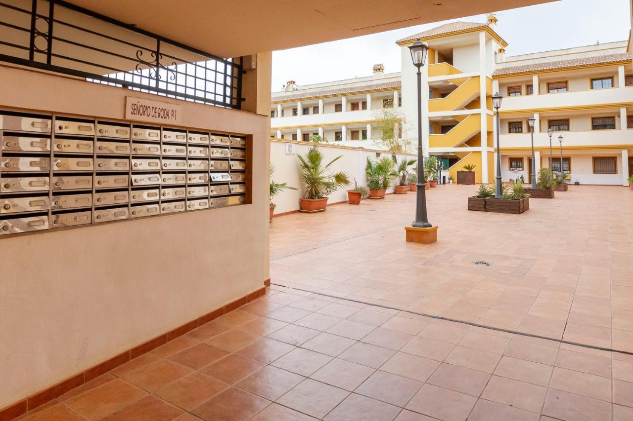 Atico Con Terraza-Solarium Y Piscina 4-6 Personas Wifi A/C Lägenhet Roda Exteriör bild